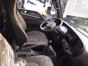 Nội thất hoàn hảo của xe tải 8 tấn Hyundai HD120SL