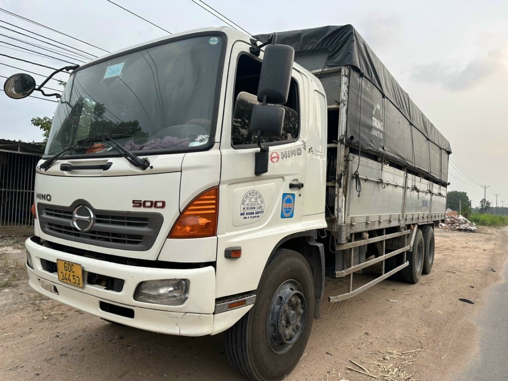 ban-hino-15t-thung-ngan-2017