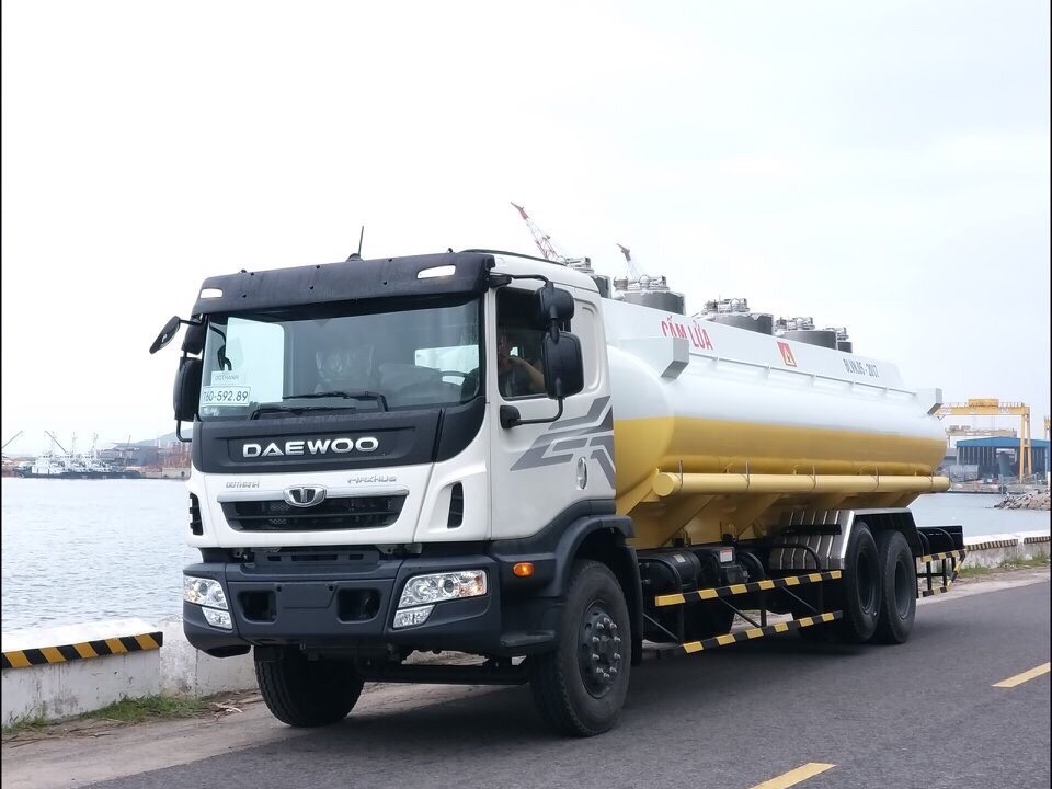 daewoo-3-chan-dong-bon-xi-tec