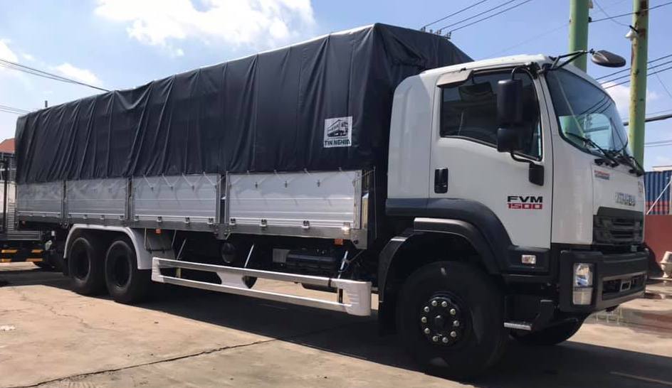 gia-xe-isuzu-FVM34W-thung-mui-bat-15-tan
