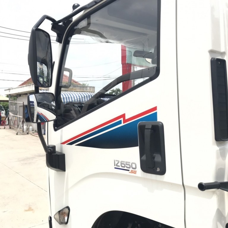 guong-chieu-hau-iz650se