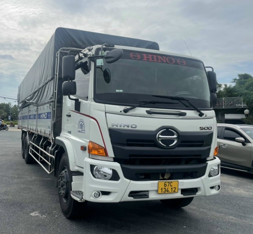hino-3-chan-15-tan-doi-2022