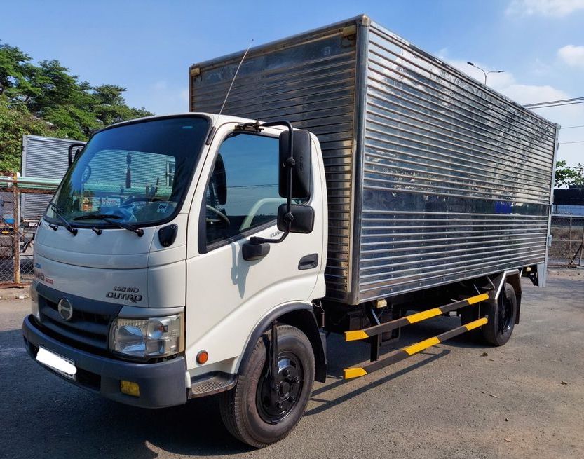 hino-3.5-tan-2015