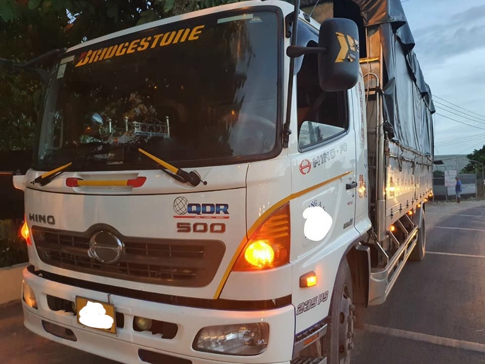 hino-8-tan-fg-2012