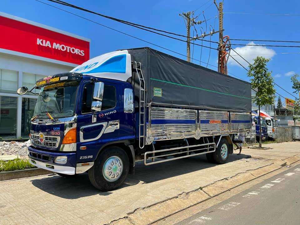 hino-8-tan-fg-2016