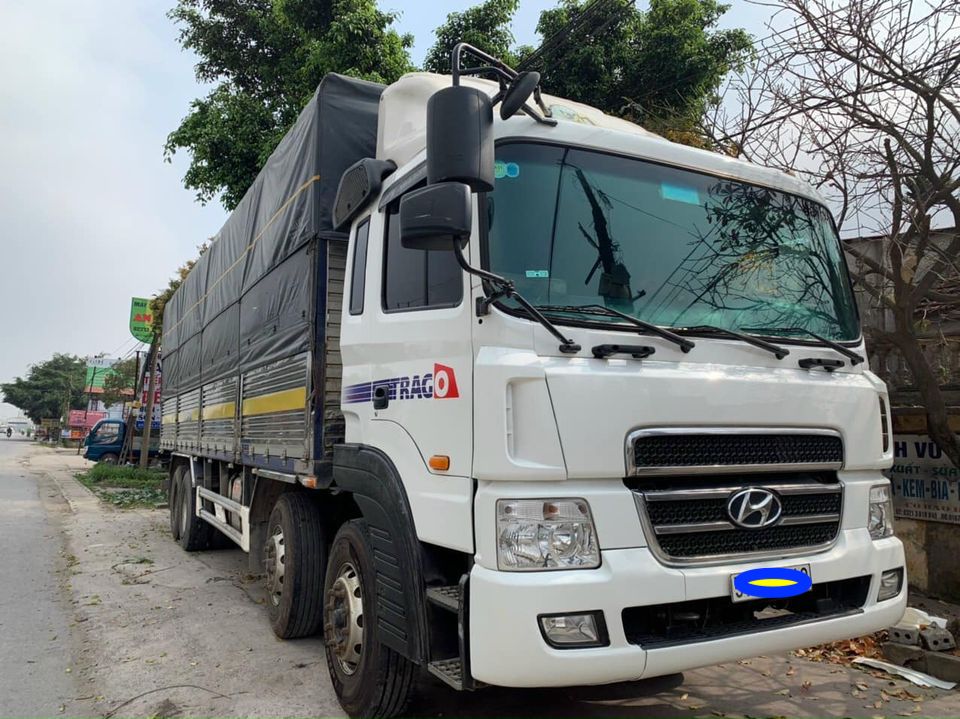 hyundai-4-chan-hd320-2012