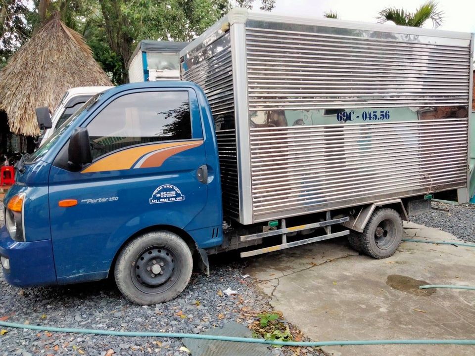 hyundai-porter-150thung-kin-2018