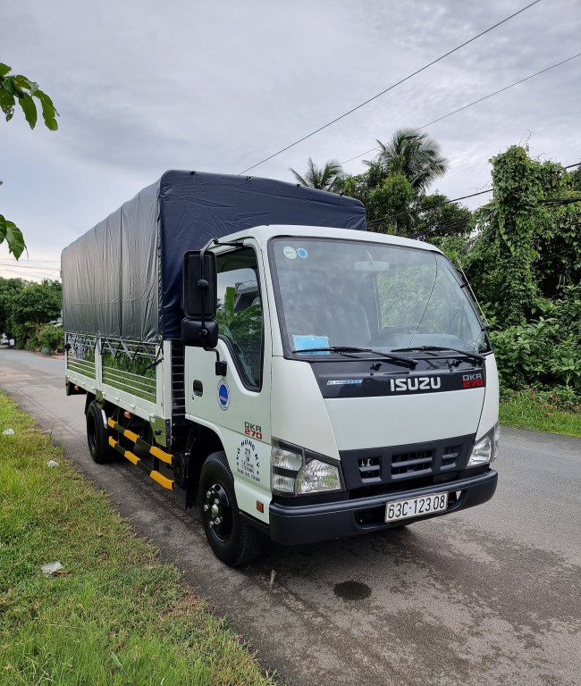 isuzu-2t5-2019-thung-bat
