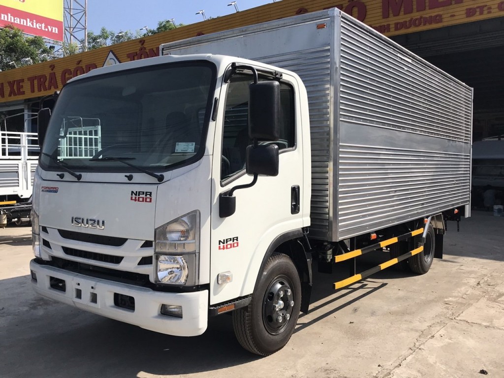 isuzu-3,5-tan-thung-kin.jpg