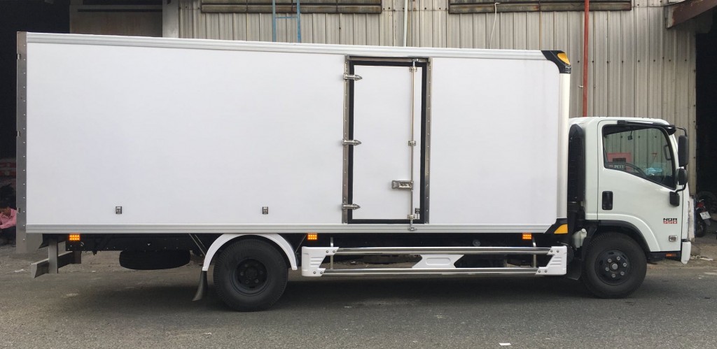 isuzu-5t-nqr75l-thung-bao-on-composite.jpeg