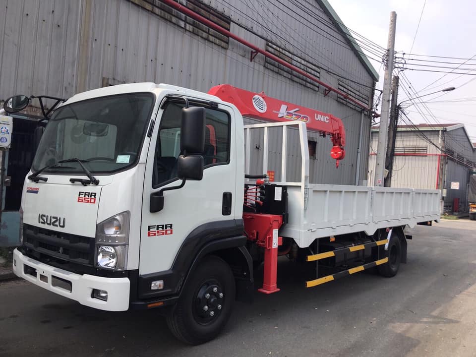 isuzu-frr90-6t5-gan-cau-unic.jpg