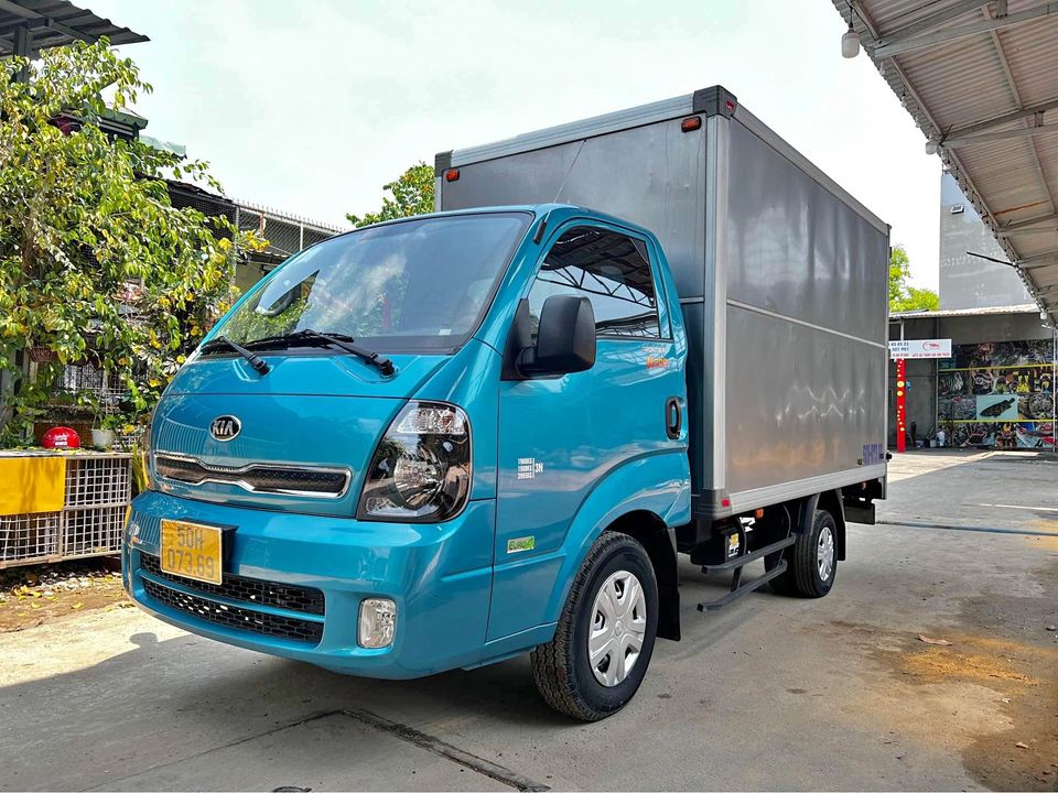 kia-k200-thung-kin-cu-doi-2021