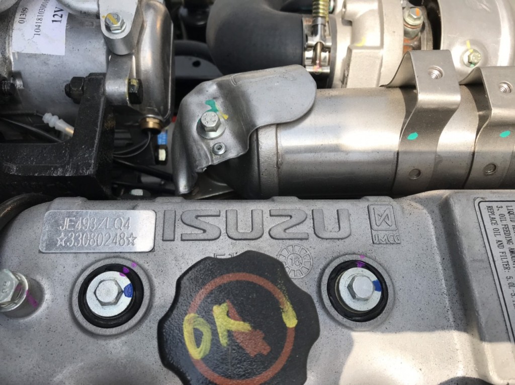 ma-dong-co-isuzu.jpg