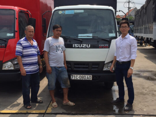 mua-xe-tai-isuzu-o-dau