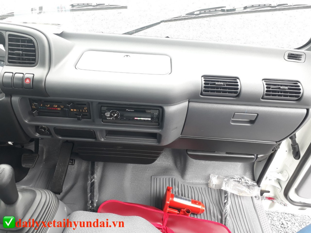 noi-that-isuzu-2.9-tan