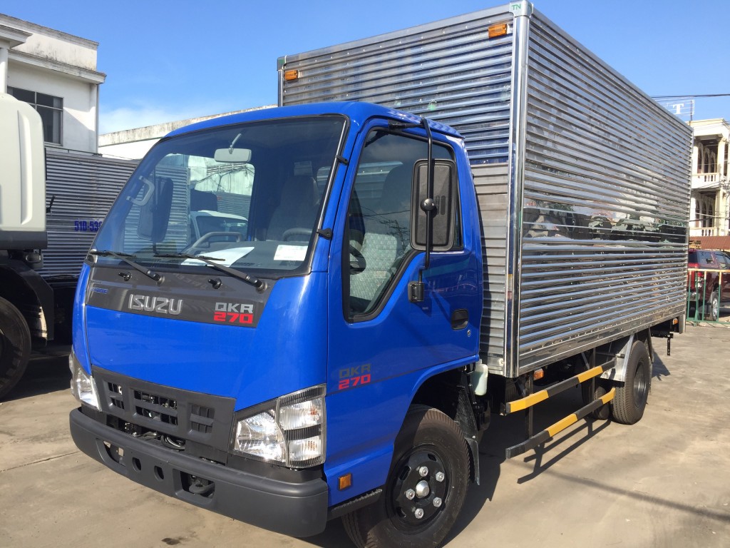 so-sanh-isuzu-iz65