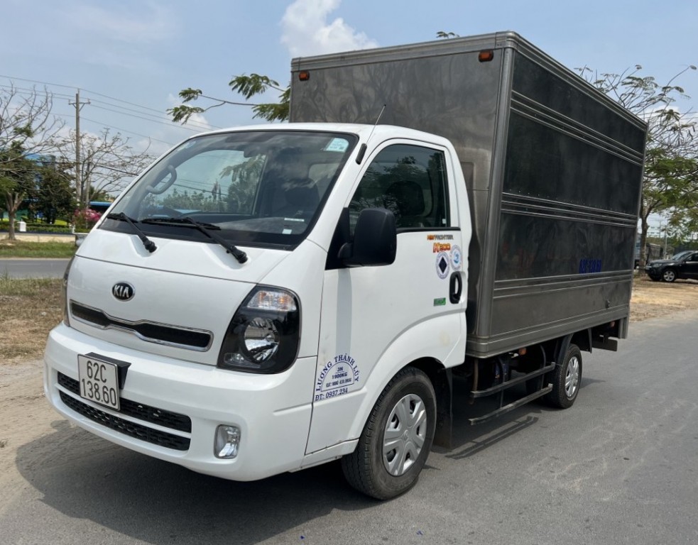 thaco-k200-cu-doi-2019-thung-kin-trang
