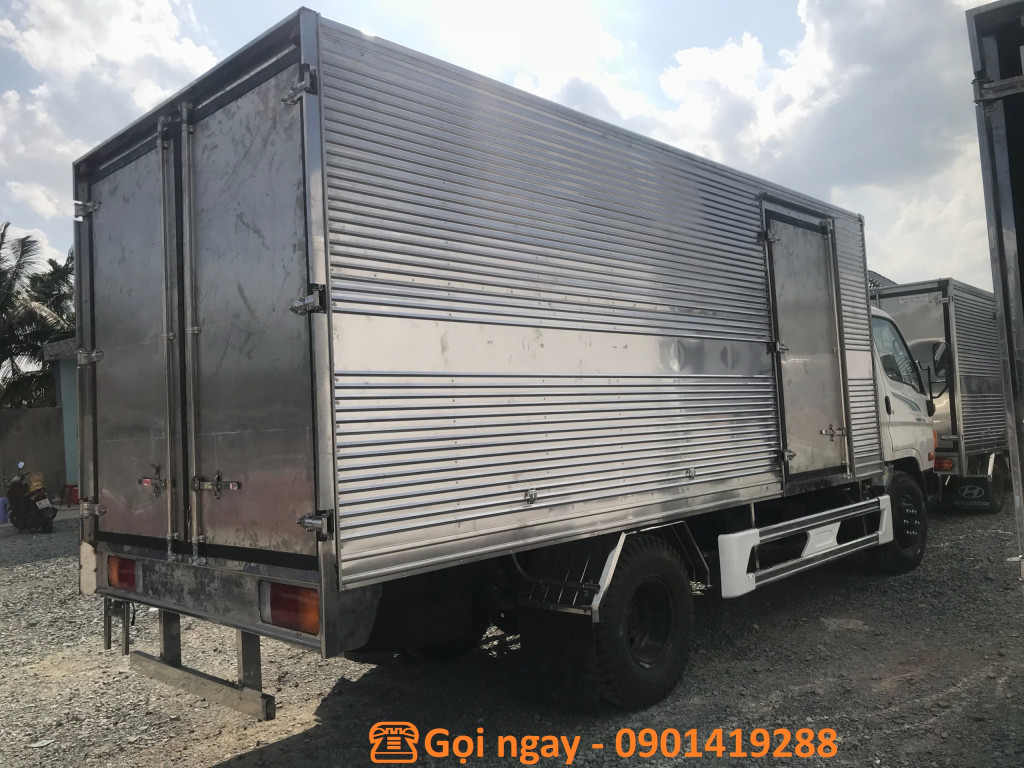 thung-xe-hyundai-110s-thung kin