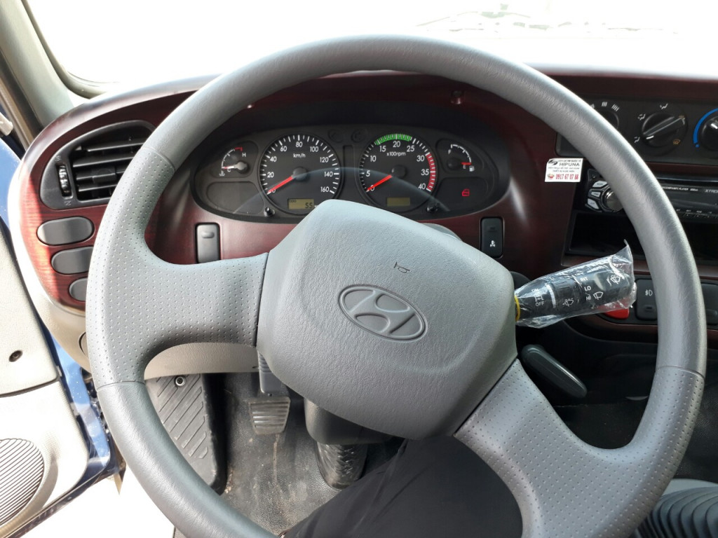 nội thất Xe Tải Hyundai HD99 6.5 Tấn Thùng Mui bạt