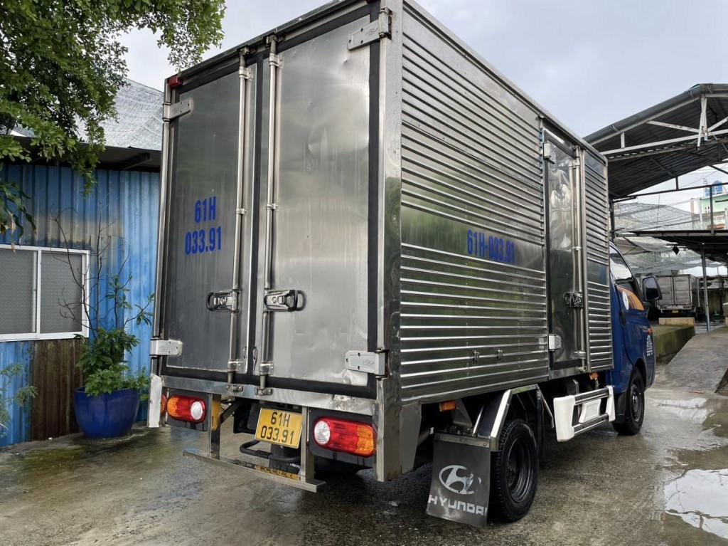 xe-tai-1t5-cu-doi-2021-thung-kin