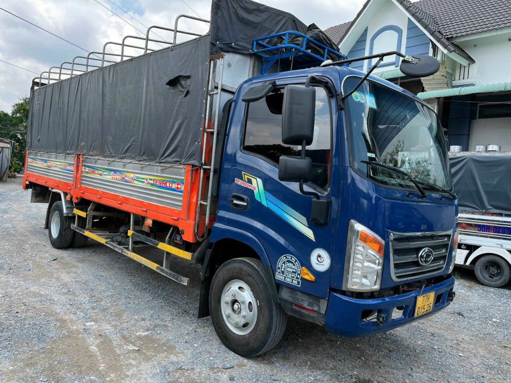 xe-tai-3t5-thung-6m1-2021