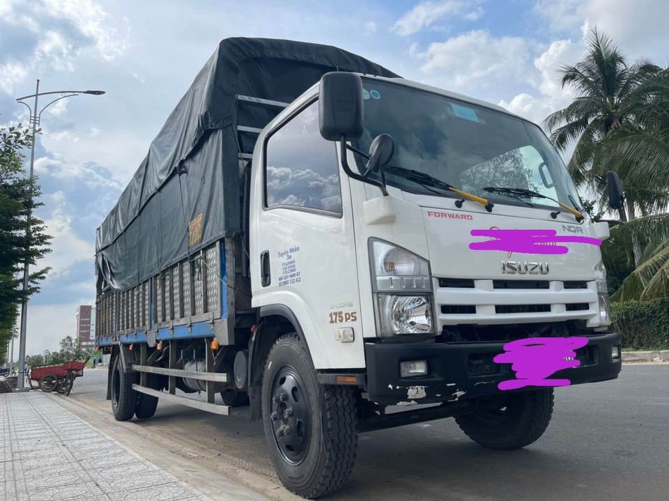 xe-tai-8t-isuzu-2017