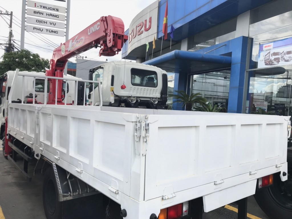xe-tai-isuzu-3.5-tan-gan-cau.jpg