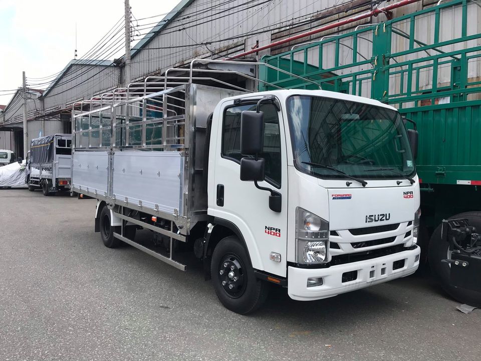 xe-tai-isuzu-3t5-thung-inox-bung-nhom