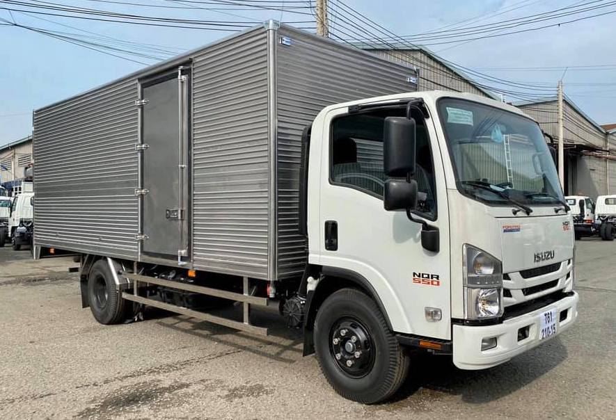 xe-tai-isuzu-5-tan-nqr75l-thung-kin
