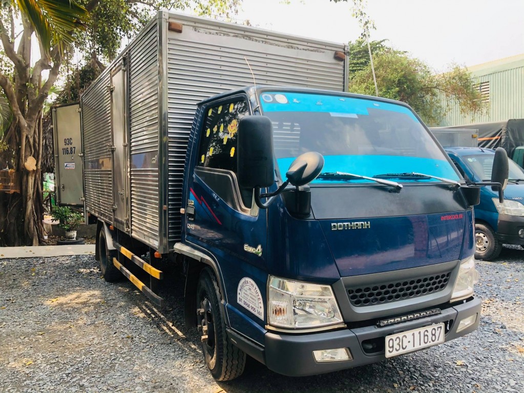 xe-tai-iz49-2018-thung-kin