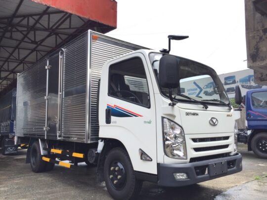 xe-tai-iz65-thung-kin-trang