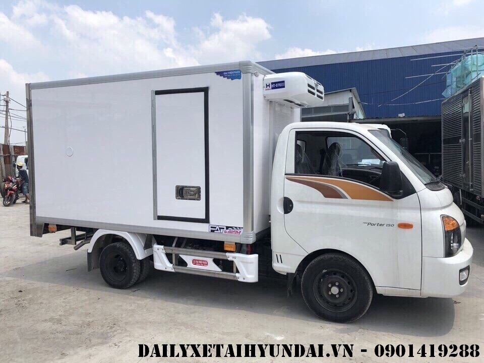 xe tai thùng dong lạnh h150 1.5t
