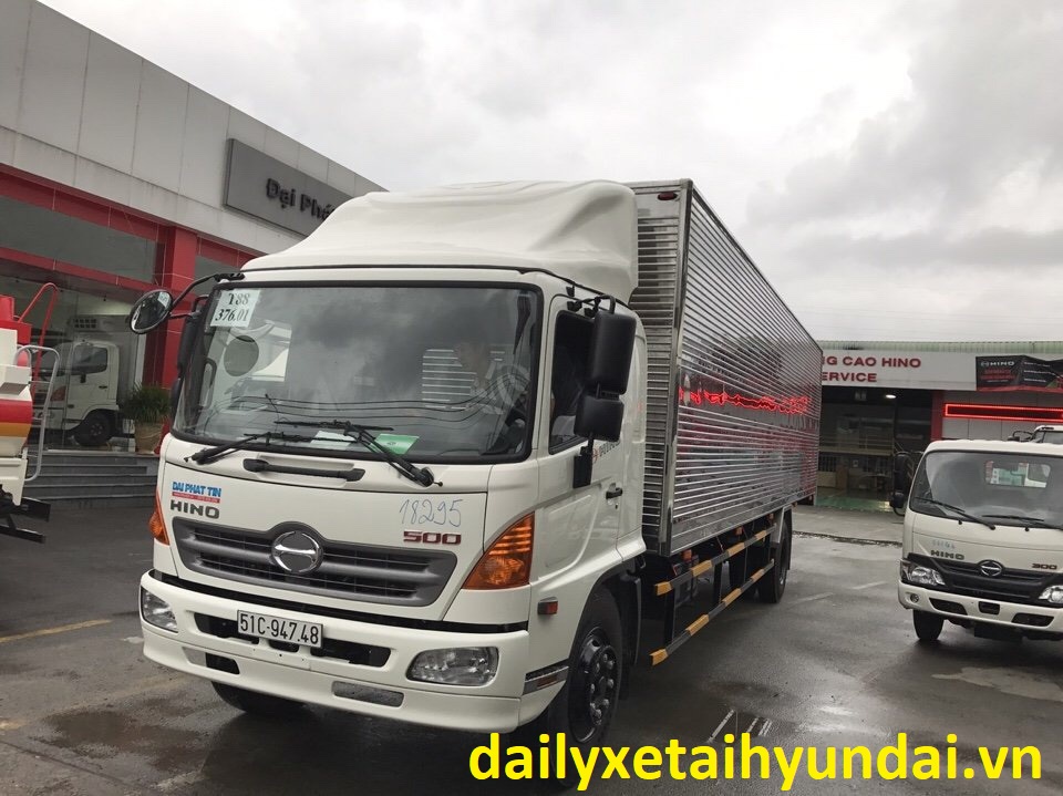 xe tai hino 8 tan gia bao nhieu