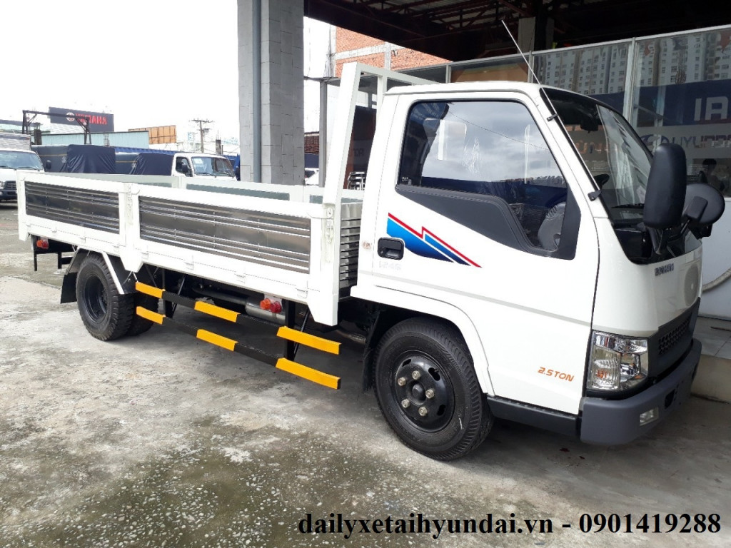 xe tai thung lung lửng iz49