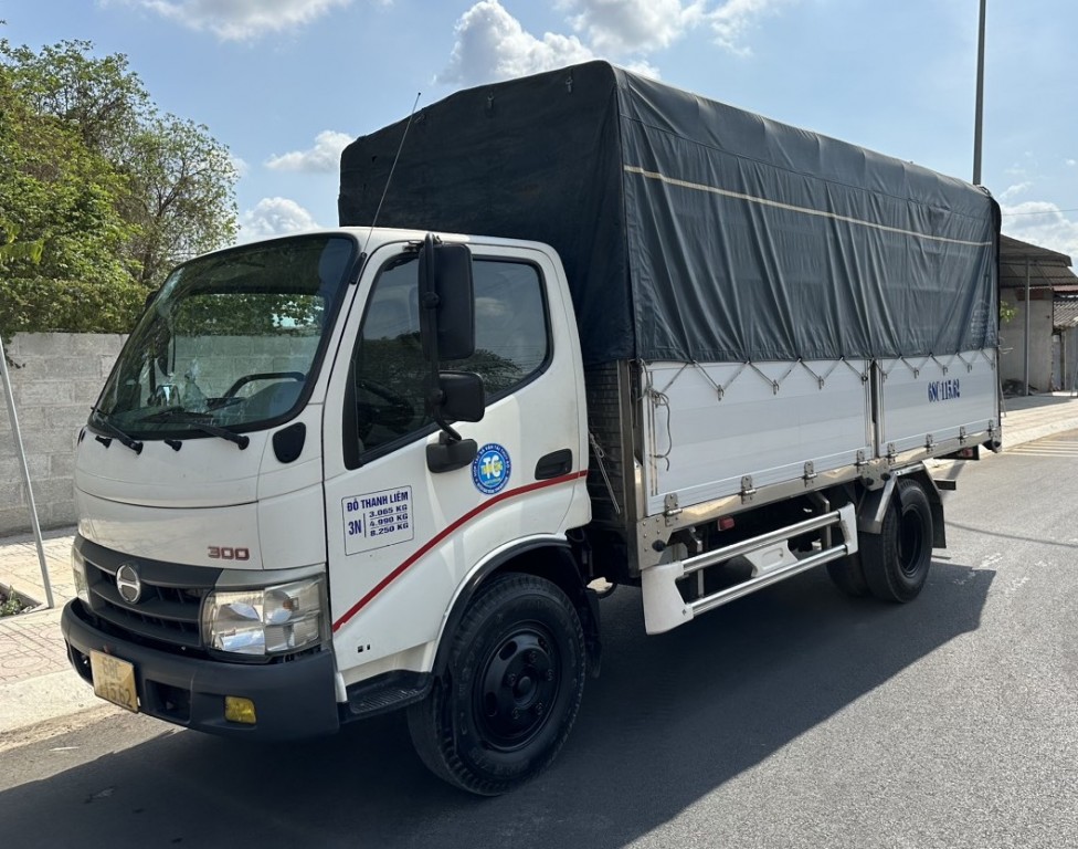 hino-xzu342l-5-tan