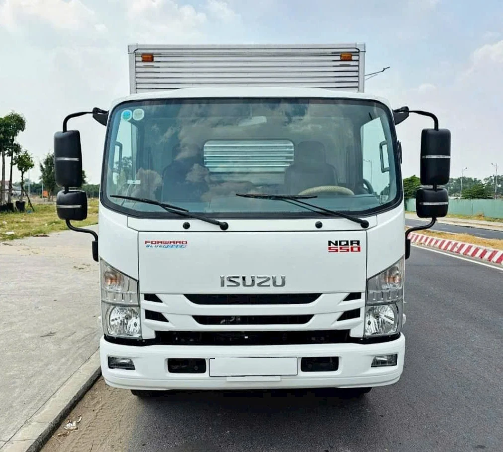 isuzu-5-tan-cu-thung-kin