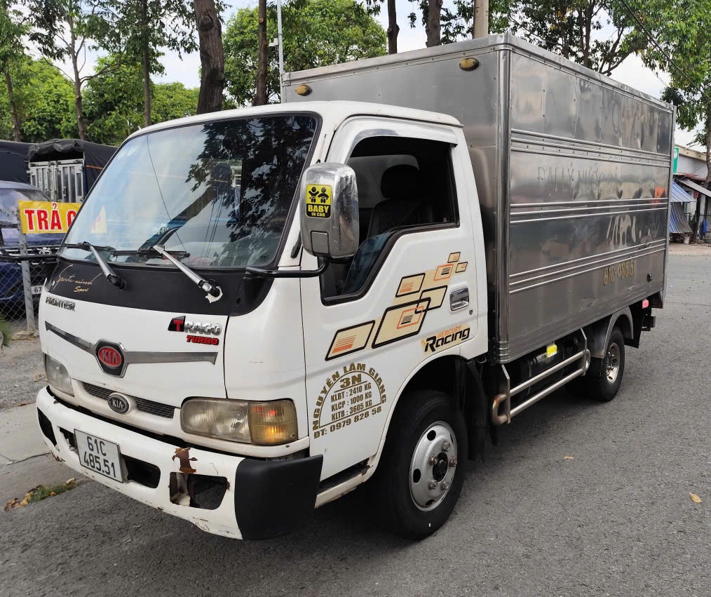 kia-1t5-thung-kin.jpg