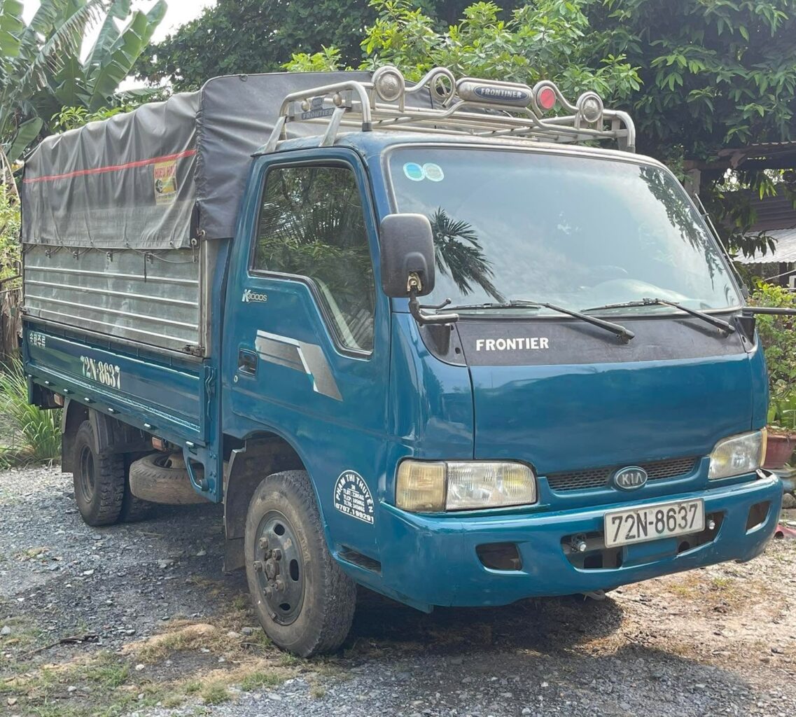mua-xe-tai-kia-cu-het-doi