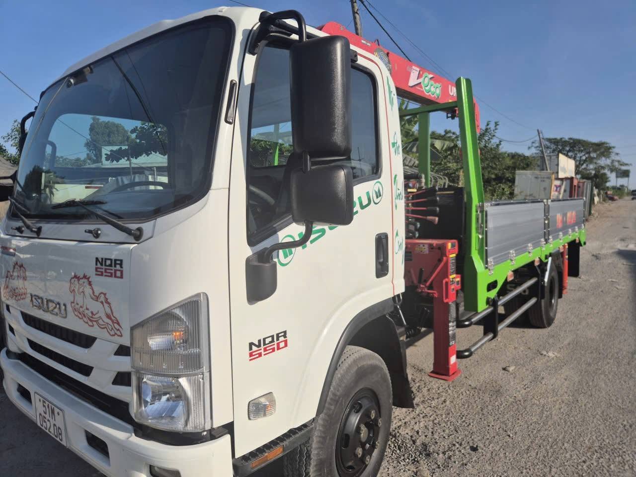 thu-mua-isuzu-5-tan-gan-cau
